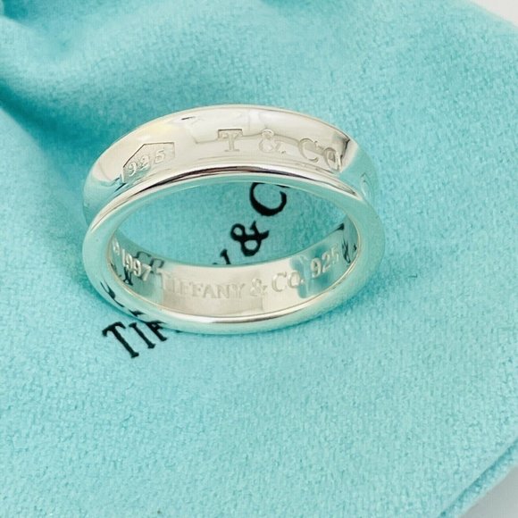 Size 10 Tiffany 1837 Ring in Silver Concave Band with Blue Pouch Mens Unisex - Picture 3 of 7